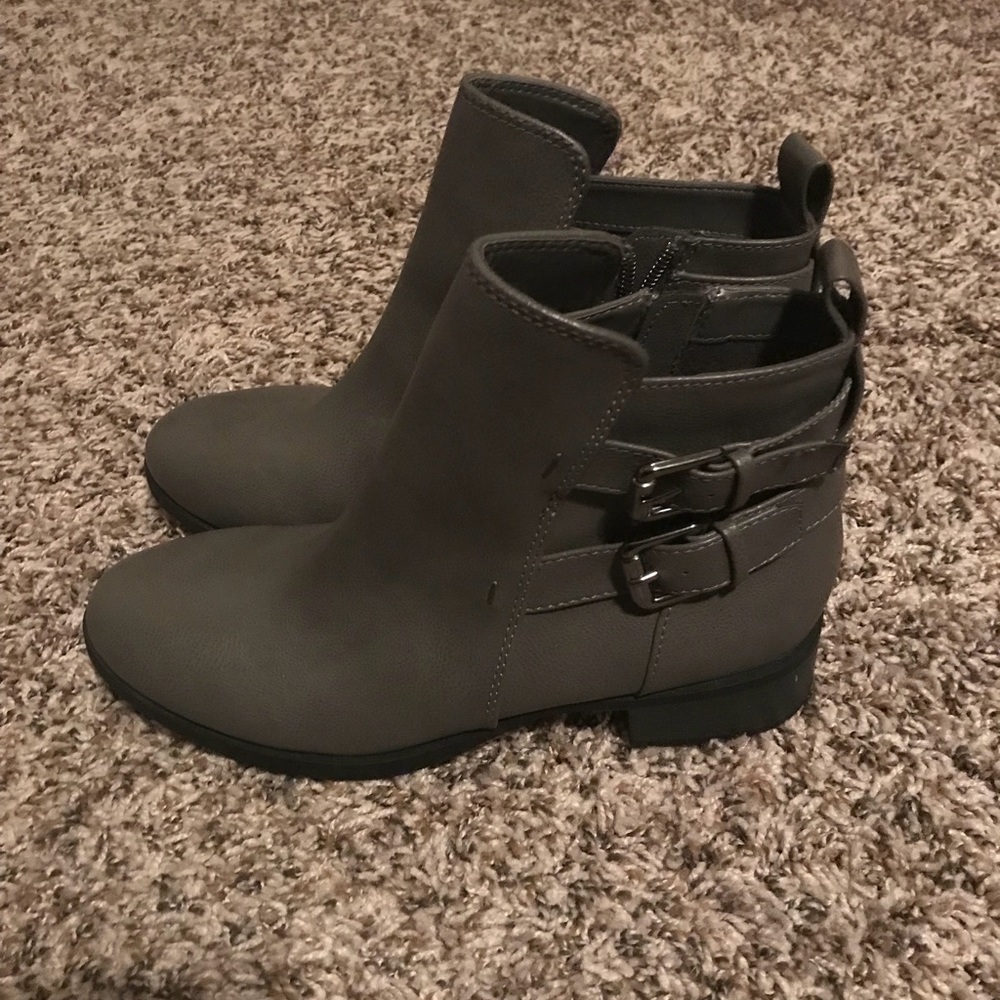 Old navy gray ankle booties
